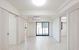 ドゥーエ日暮里III 4階3LDKのリビング/ダイニング