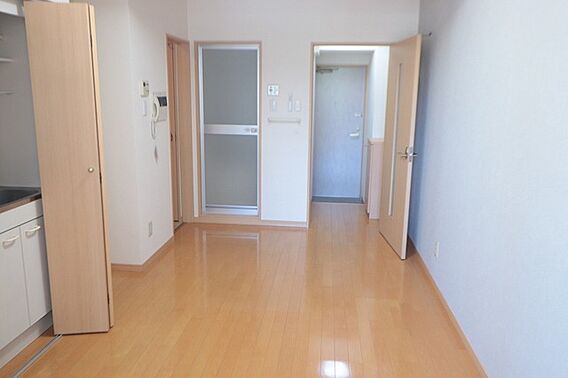 SUITE.HND_内装_0