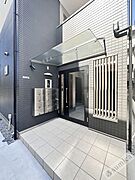 明るいエントランスであなたのお帰りをお待ちします^^