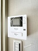 モニターホンで来訪者を確認できます♪