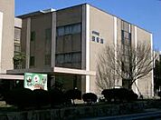 伊丹市立図書館南分館 895m