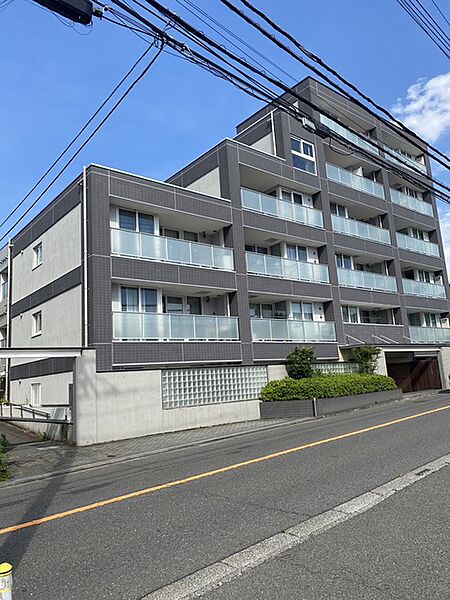 フィールド川和