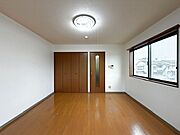 写真は別のお部屋となります。