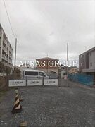 建設中