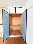 奥行のある収納付です！増えがちな荷物をもスッキリ収納できます☆