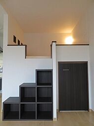 ラファエラ 102 1階ワンルームのリビング/ダイニング