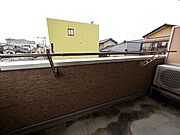写真は別のお部屋となります。