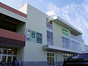 コープ貝取店 695m