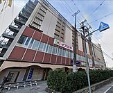 ココカラファインプラスイズミヤ平野店 882m