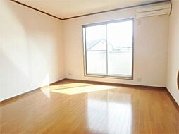 フォワード大塚 107 1階1Kのリビング/ダイニング