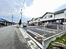 外観：駐車場・物件前道路
