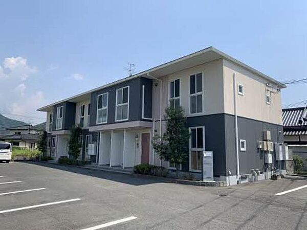 6ＣＯＬＯＲＳ A0202｜熊本県八代市本野町(賃貸アパート3LDK・2階・62.39㎡)の写真 その1