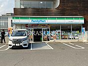 ファミリーマート 城山公園前店 292m