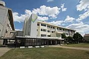 寝屋川市立東小学校 440m