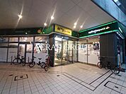 マルエツ プチ 汐留シオサイト店 692m