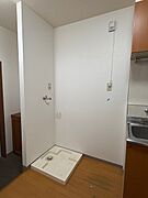 写真は別のお部屋となります。