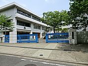 鎌倉市立手広中学校 759m