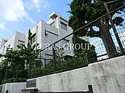 世田谷区立玉川小学校 975m