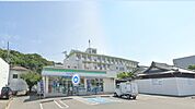 ファミリーマート和歌山貴志店 535m