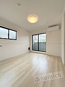 ワンちゃん猫ちゃんも嬉しい明るいお部屋です