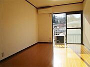 明るいお部屋です