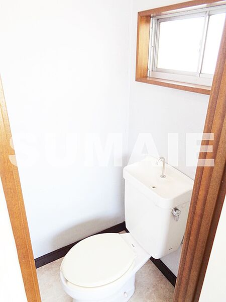 画像6:小窓付きトイレです☆