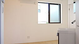 まんまるハウス赤塚 102 1階ワンルームのリビング/ダイニング