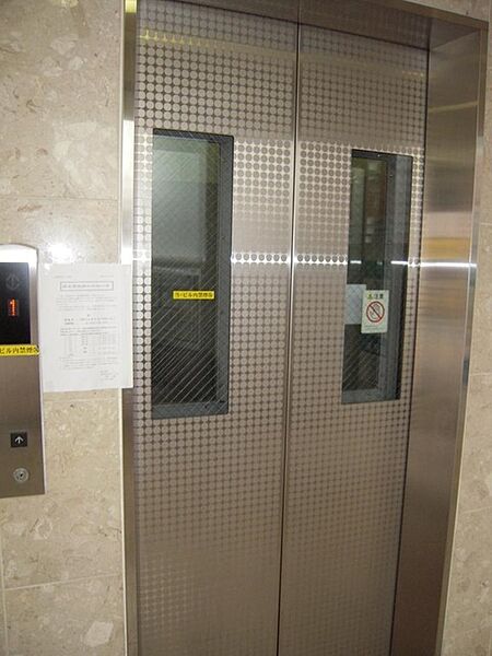 画像18:エレベーター完備