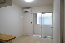 アザレア 102 1階1LDKのリビング/ダイニング