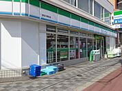 ファミリーマート東淀川駅北店 792m