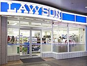 ローソン港芝四丁目店 238m
