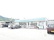 ローソン高知神田店 282m