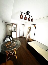 メゾン・ド・カナリ 1階ワンルームのリビング/ダイニング