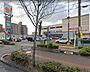周辺：ダイエー東大阪店、品揃え豊富。 691m