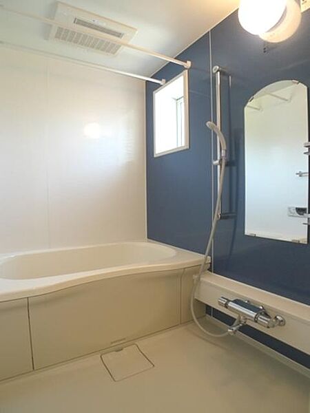 画像10:【浴室】雨の日や外出時に便利な浴室暖房乾燥機が付いています♪　