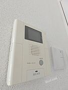 モニターホンで来訪者を確認できます♪