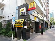 マクドナルド 西新宿5丁目店 83m