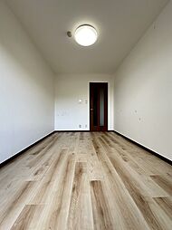 多摩都市モノレール 中央大学・明星大学駅 徒歩3分の賃貸アパート 1階1Kのリビング/ダイニング