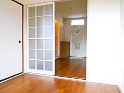 グレードメゾネ 2階2Kのリビング/ダイニング