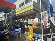 ニコニコレンタカー新座店 711m