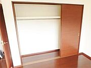 ワイドな収納です