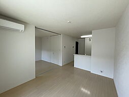 パティオ紫苑 1階2LDKのリビング/ダイニング