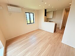 ライトガーツェおおたか 201 2階3LDKのリビング/ダイニング