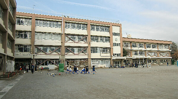 画像28:稲城市立稲城第三小学校 728m
