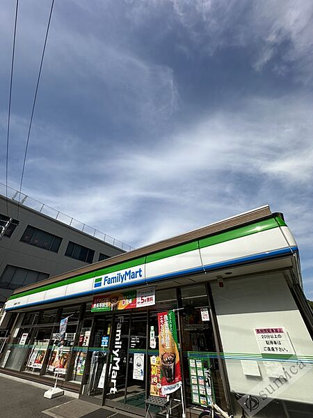 画像28:あなたとコンビに♪ファミリーマート近鉄八戸ノ里駅前店 902m