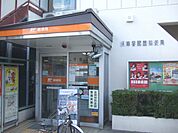 摂津香露園郵便局 387m