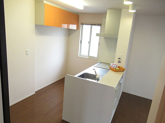 アヴァンティ_内装_0