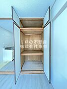 奥行のある収納付です！増えがちな荷物をもスッキリ収納できます☆