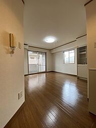 丸藤ビル 5-B 5階1LDKのリビング/ダイニング