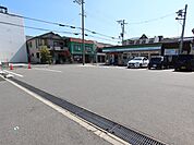 ファミリーマート長田久保町店 253m